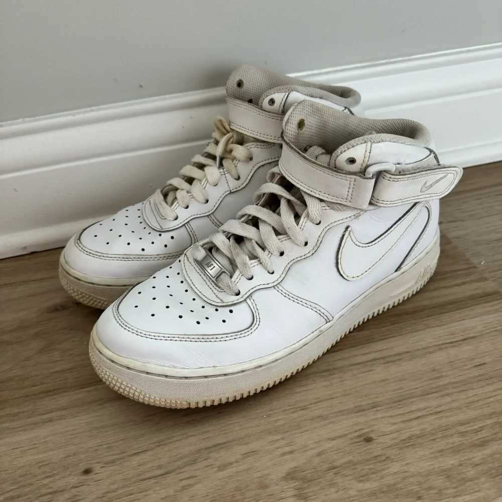 Nike Mid Air Forces